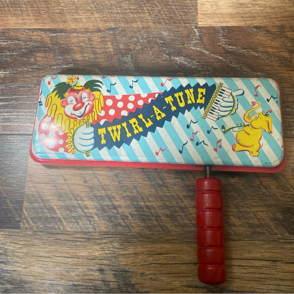 Vintage 1951 Mattel Twirl-A-Tune Circus-Themed Clown Elephant Non Working USA - Picture 2 of 9